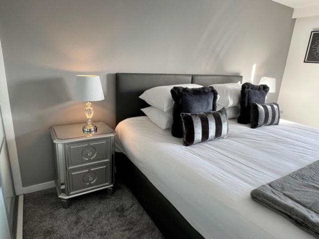 Modern & Spacious 2 Bed Merchant City Apart-High St Glasgow Ngoại thất bức ảnh